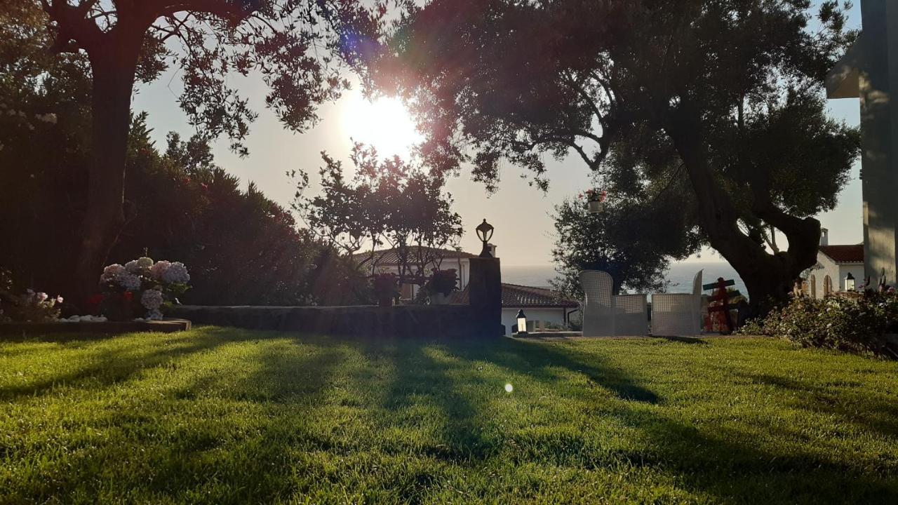 Villa Sweethouse Pula Porto Columbu - Perd'E Sali Esterno foto