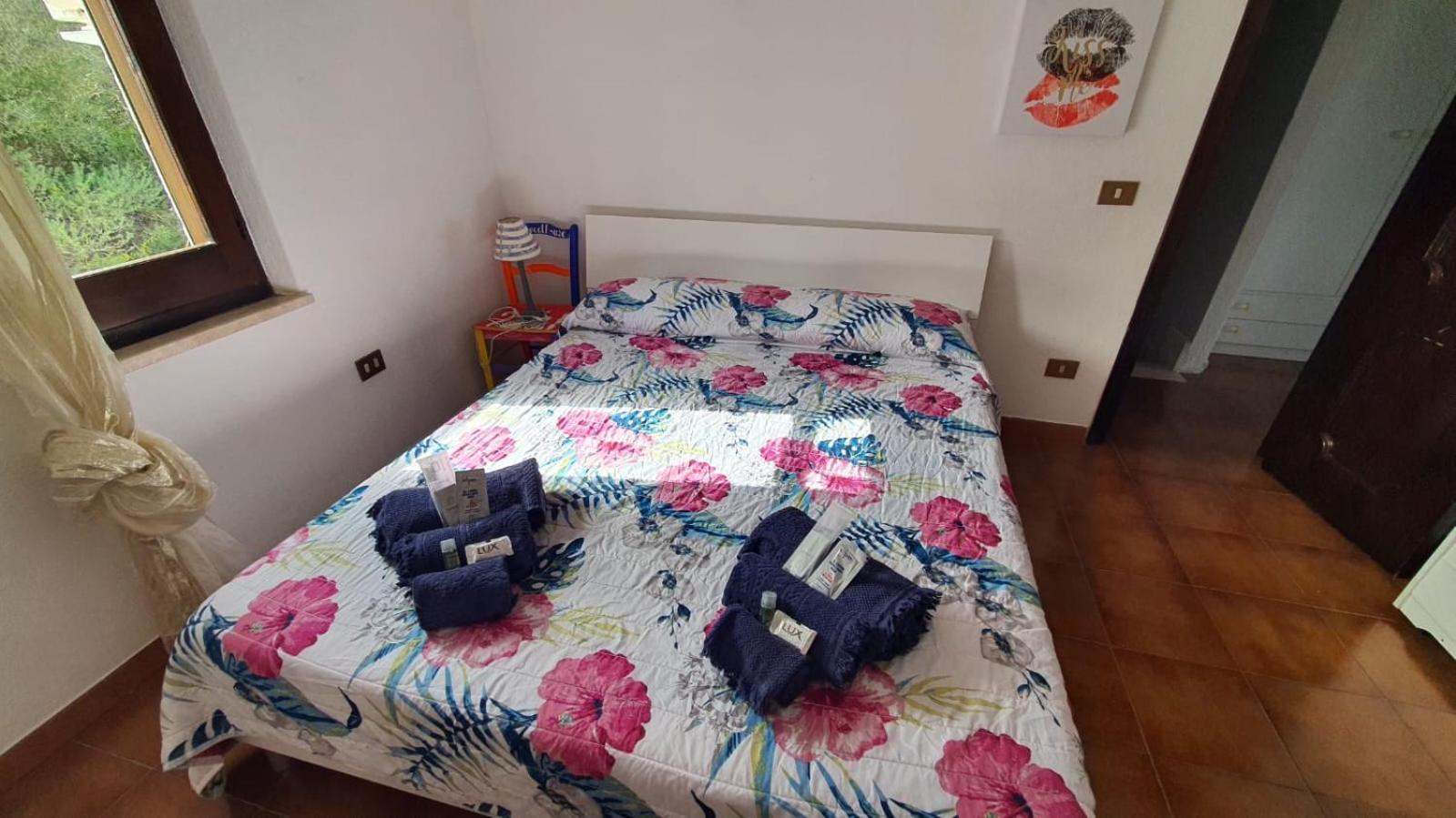 Villa Sweethouse Pula Porto Columbu - Perd'E Sali Esterno foto